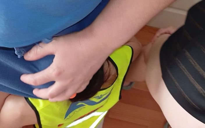Lesbian-candys: Üç lezbiyen polis karakolda sikişiyor