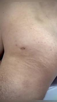 Am un threesome cu cea mai bună prietenă a mea și iubitul ei! Mi-a plăcut cum a ejaculat pe față