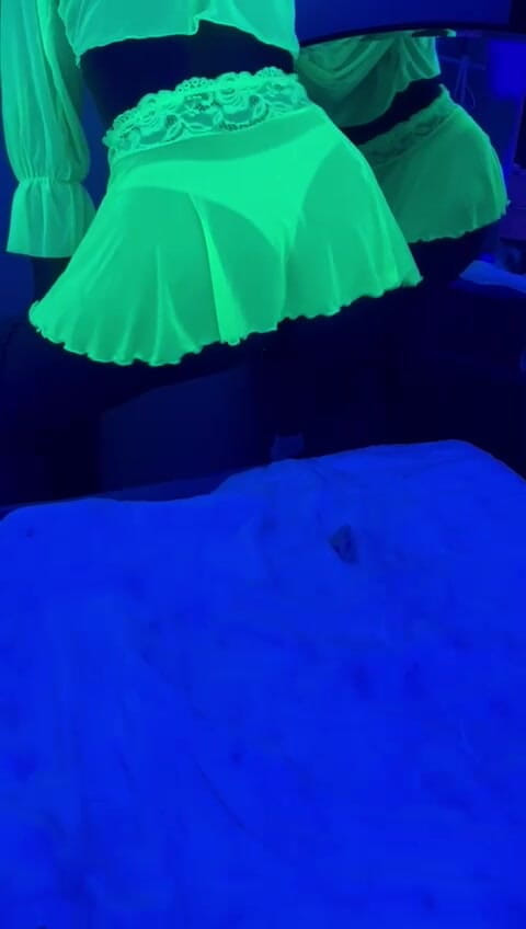 Caramela Sluty Wife: Neon Outfit Lingerie Twerk Twerking Perfect Body Booty Ass Girl