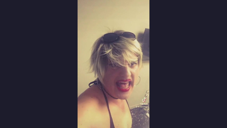 Asija-Robins: Asija Robins sexy