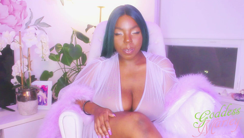 Goddess Marley: 나를 이게, 날 사줘!