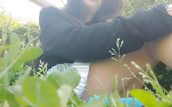 savannahamatoriale: These things shouldn't be done outdoors