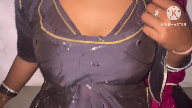 Indianbhabhi141: Indische Bahu wordt in haar strakke poesje geneukt