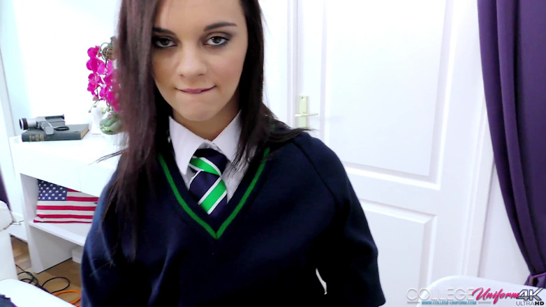 College Uniform: Шкільний офісний трах за участю Леа Герлін