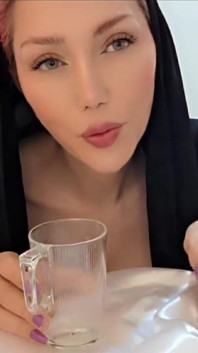 Mijn spuug is Zamzam voor je lichaam en voor je leven