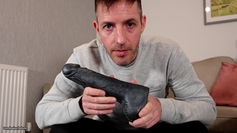 TomBakerBDSM: Série en POV, copain cruel, partie 6 - cage plus petite et...