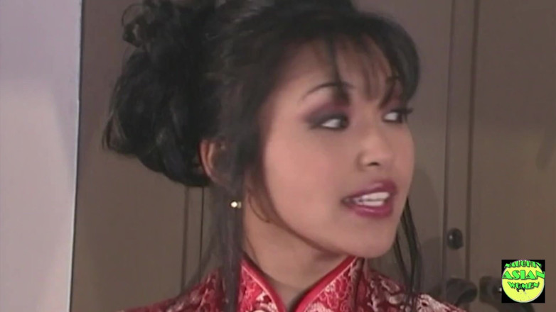 Naughty Asian Women: Orgasme si rambut coklat Asia kurus semasa menunggang batang panjang...