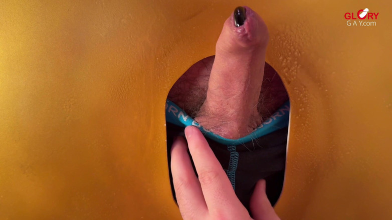 GLORYHOLEGAYS: Putera Albert dalam Gloryhole: Benih Yang Kekal Terperangkap dalam Acorn