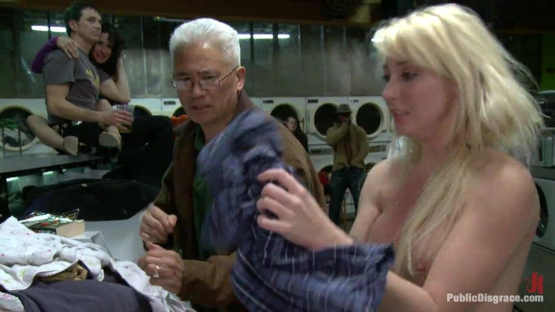 Public Disgrace by Kink: Missy Woods gaat naar de wasserette