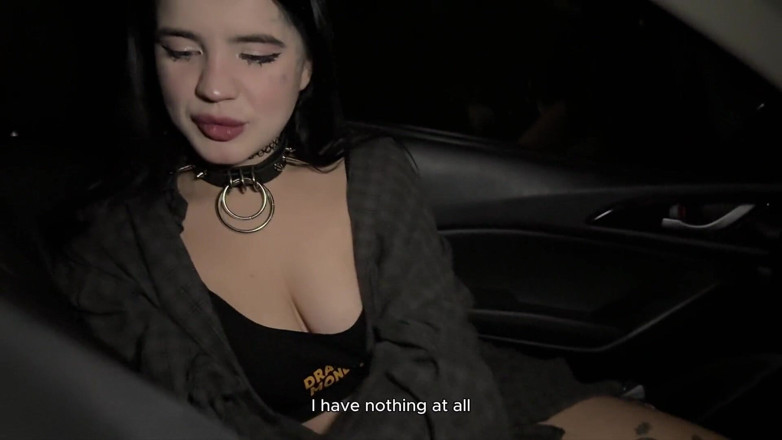 SkinLovers: La ragazza alt decise di allargare i suoi buchi bagnati...
