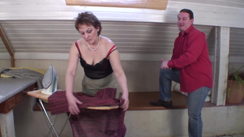Mature Climax - 100% Mature Videos: Harige rijpe vrouw wordt geneukt en poesje gelikt