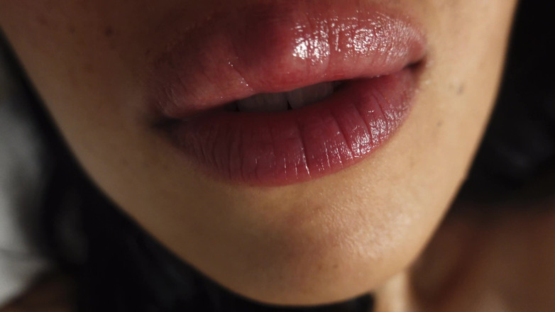 Asmr_mouth: Seni yatarken yalamayı seviyorum