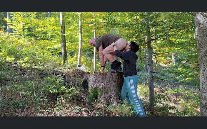 Toilet Mommy: Moje Kamarádka Sexy Máma Jazykem Ošukala Můj Zadek Dočista a...