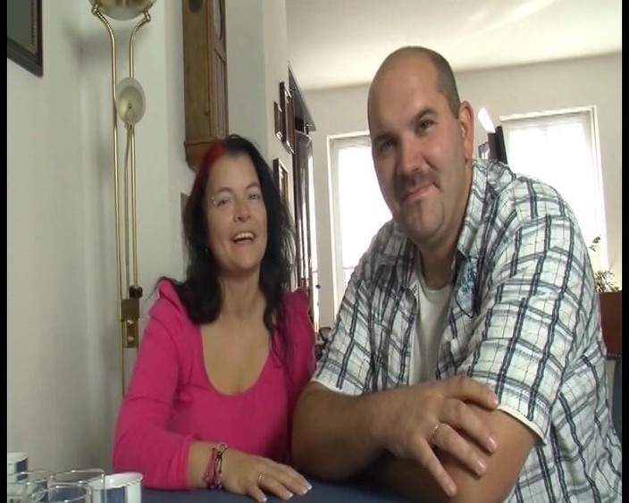 Deutschland Porno X: 金发熟女和朋友们在狂野的群交中 - 重口味性爱和激烈的高潮