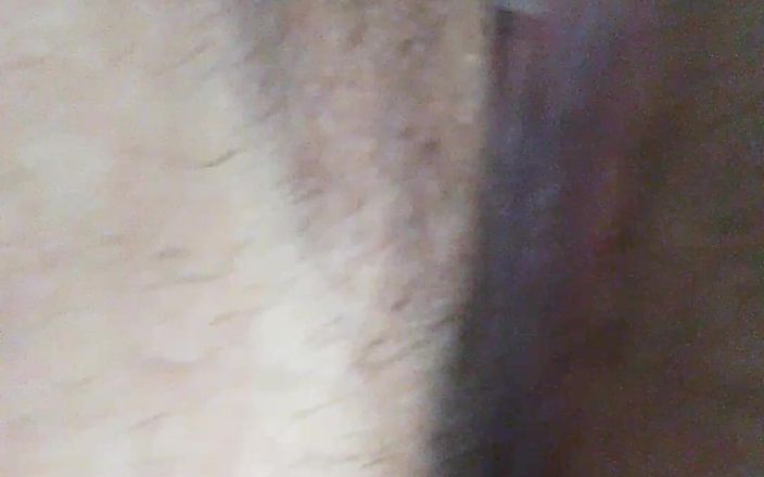 Chubby Sex Symbol: Je masturbe ma grosse chatte mouillée