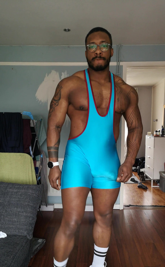 Amadeus: 本周有更多的臭鸡巴，因为我将在家 6 天