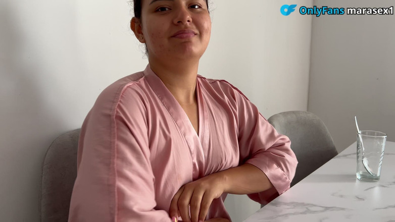 MaRaSexx: Je prépare le petit déjeuner pour mon demi-frère et en...