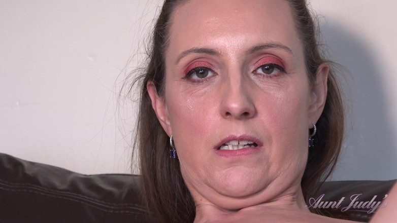 Aunt Judy's: Auntjudys - tante semok keira lagi asik ngasih kamu seks terlarang