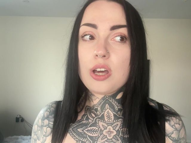 Secret Lesbian Sex Tape (Miss Valentina)