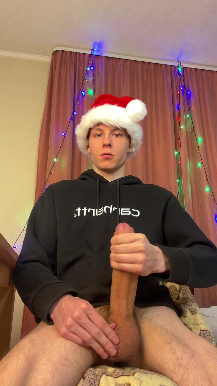 Morflot24: 素早いトイレでの手淫、鏡に精液を浴びて終わる