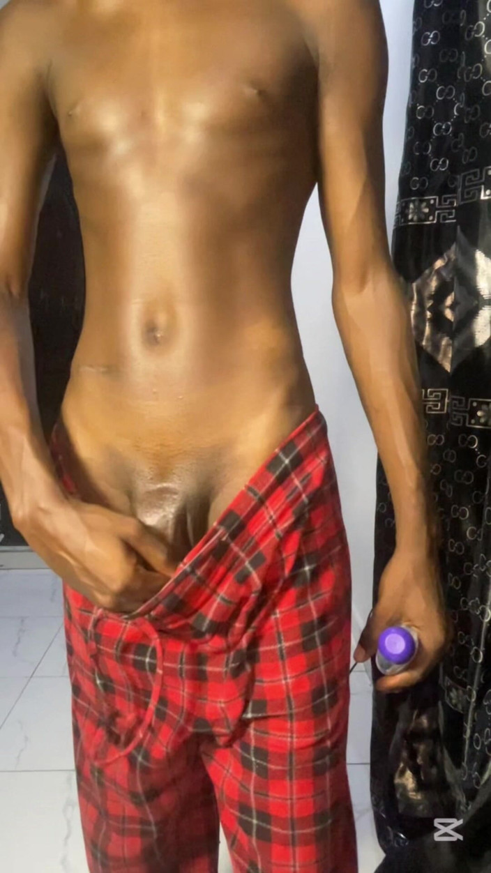 Aded-Toxic: Twink massage och lek med stor kuk