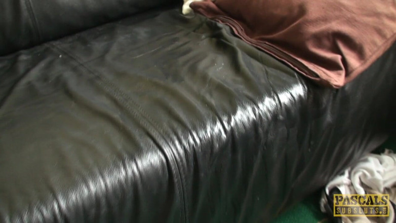 Pascals Subsluts: Samantha Bentley Pumps Her Cunt with Her Fingers