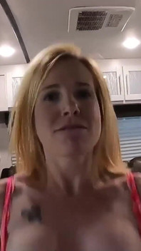 Madrasta concorda com a conexão do Tinder, abre a porta para seu próprio enteado - Jane Cane, Shiny Cock Films