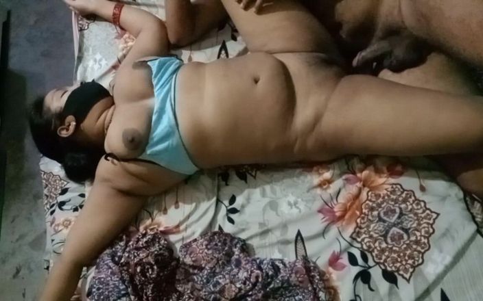 Manjushukla: Bardzo piękna Bhabhi uprawia seks z mężem