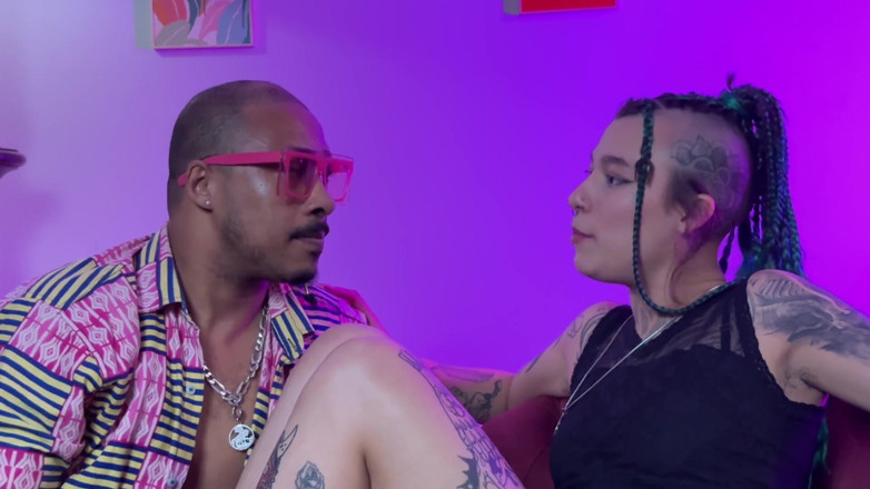 Quente club: Tetování, vlasy a přírodní nadrženost: Dlouhá se otevírá Nego Catra