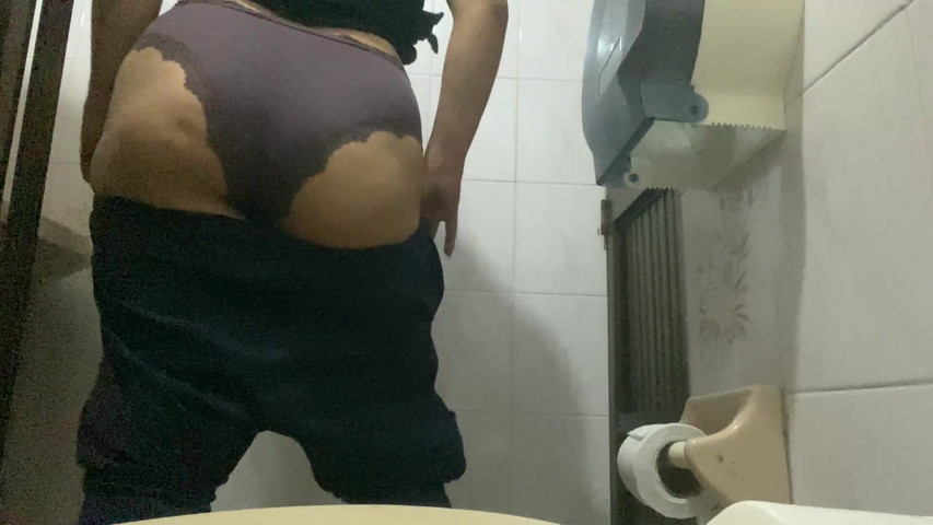 Nurse Pissing in Hospital Bathroom (IRINA 69 STAR) Nurse Pissing in Hospital Bathroom (IRINA 69 STAR)