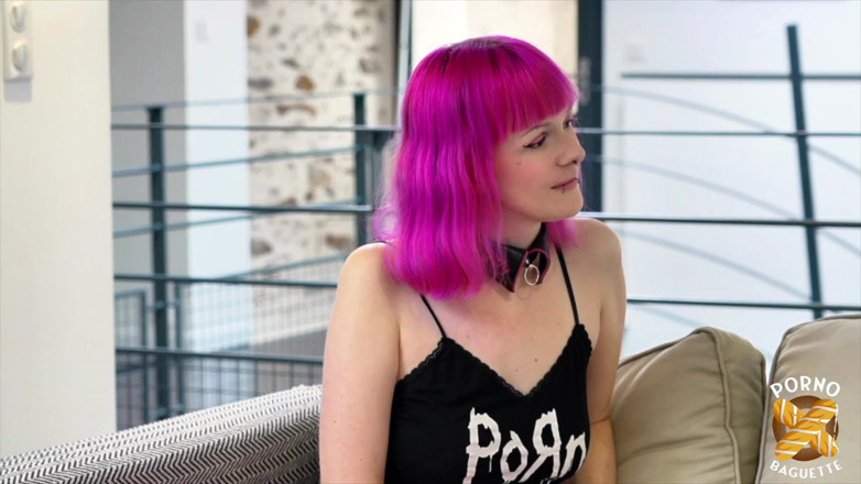 Porno Baguette: Lily, geiles mädchen, will von zwei schwänzen geknallt werden