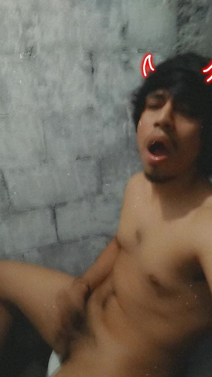 AlexAlejandro13: 厕所里的精彩时刻