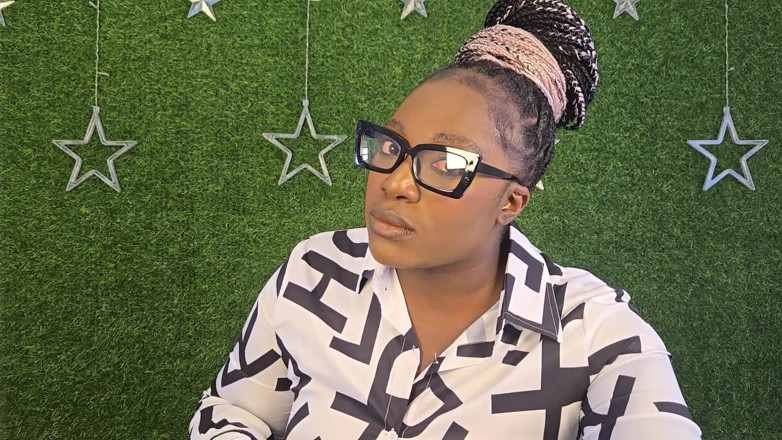 Dark Berry: Raceplay, göttin, arschanbetung