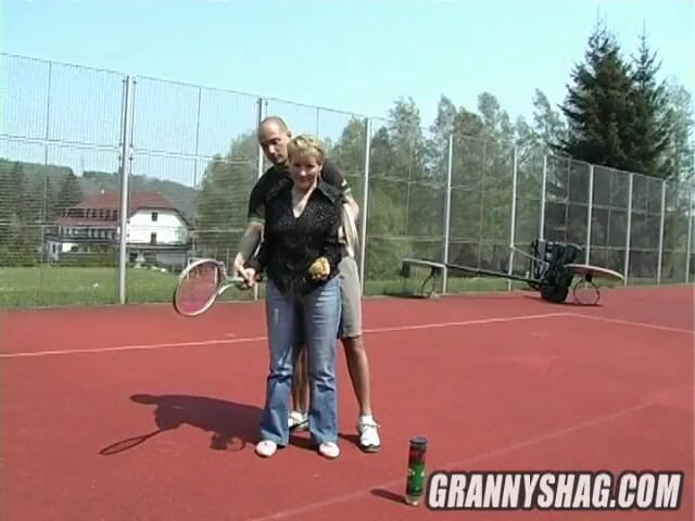 Granny Shag: Sex training on the tennis court
