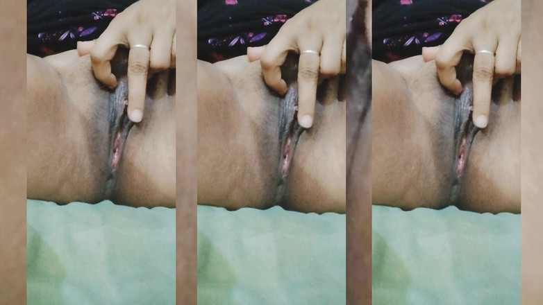 EMILYKIRAN: Meri phudi si tante seksi dekh lo please me bohat...