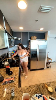 Live Stream with Dani Valentina