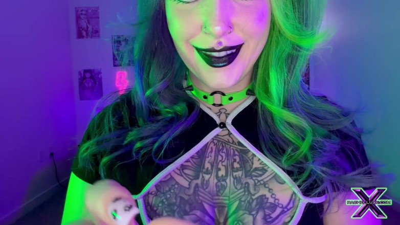 Rachel Luxe: Goth Gf memaksa teman lelaki lil dick untuk sph kesucian...