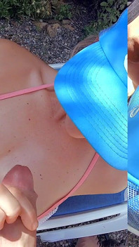 Branlette, seins et chatte