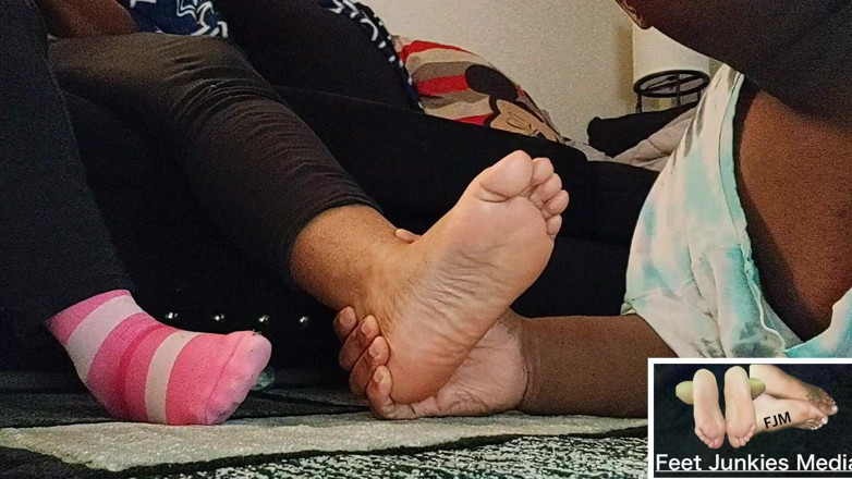 Foot Patrol: Carmel.milf.prettyfeet después del trabajo, pies sudorosos adoración y chupando el...