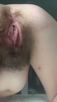 J’adore mon corps poilu et mes trous