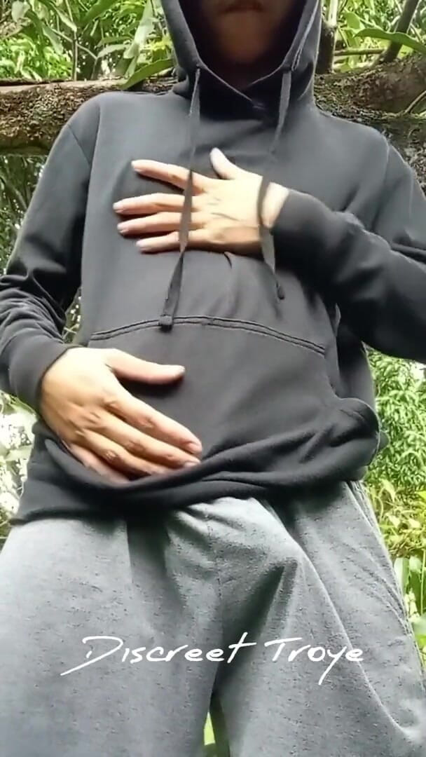 Troye_AsianPinoy: Pinoy riesige spermaladung in seinem pullover
