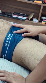 hot malloo larki larke ka poora, sharir choom rahi hai aur andarviyar se le rahi hai