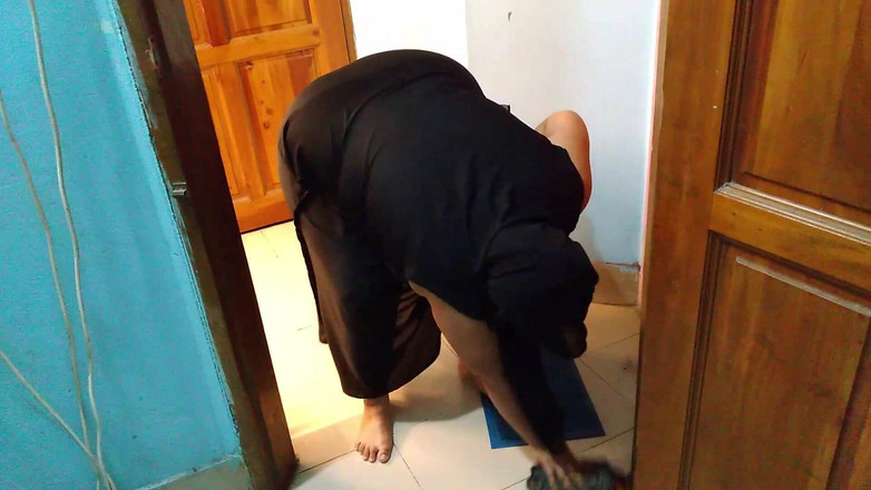 Aria Mia: Saudi Maid Huge Ass Fucked by Owner's 18yo Stepson When She...