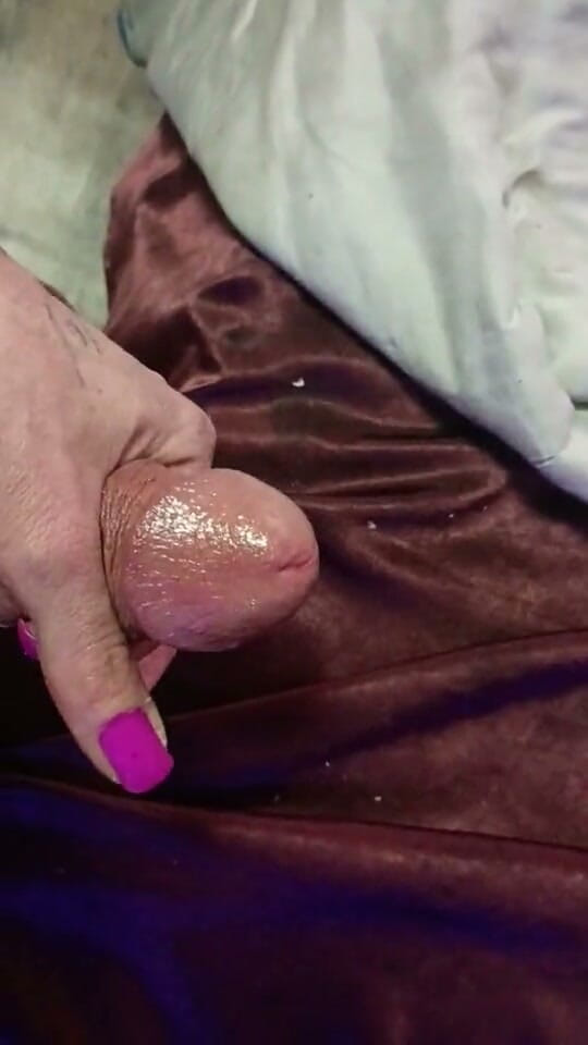 DeepthroatCumslut: Melancap solo dengan zakar besar3