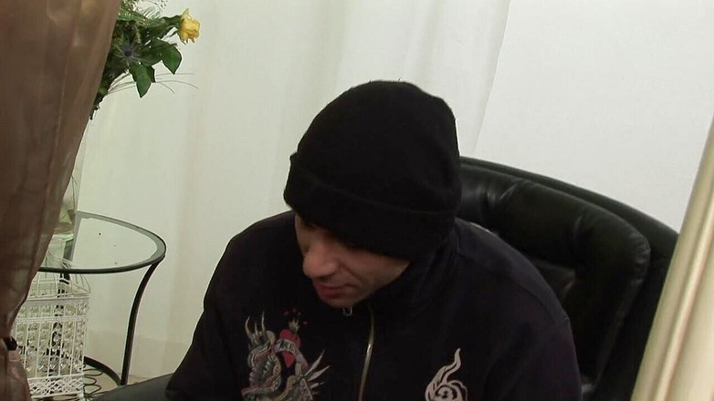 Cuckold House: Sonunda sevgilisine başka bir adamın dölünü yedirdi