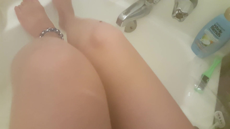 Alli Anderson: Je me lave les pieds sales