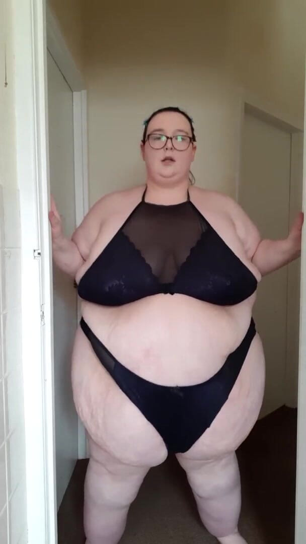 SSBBWLadyBrads: Sexy lingerie on this cute body