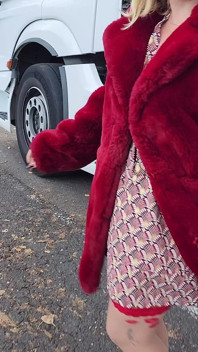 Parcheggio espositivo: Routier mi vede e mi scopa come una stronza nella cabina del suo camion