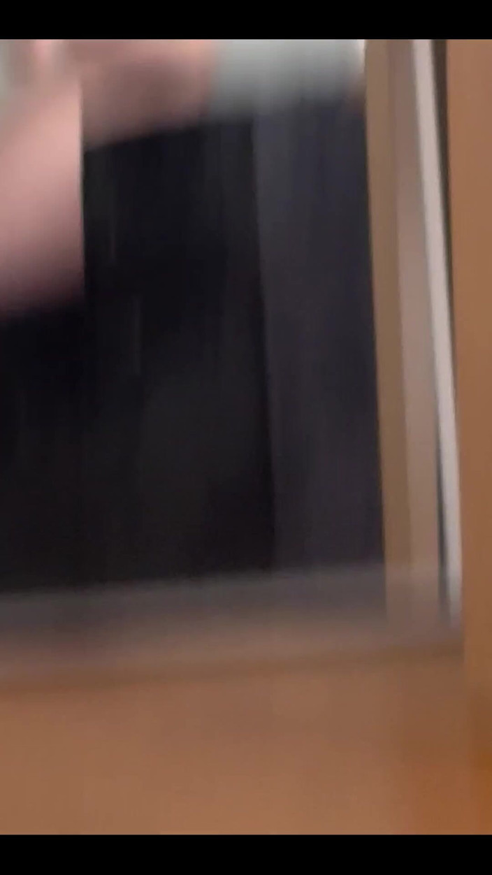 Sam Banks: एक गूंगा की तरह व्यवहार करना