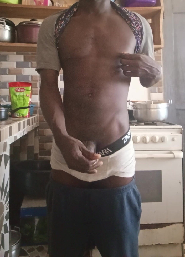 WildFreakBottom: Zuřivě jsem si honěl, dokud moje tlusté nálože nevystříkaly tolik...